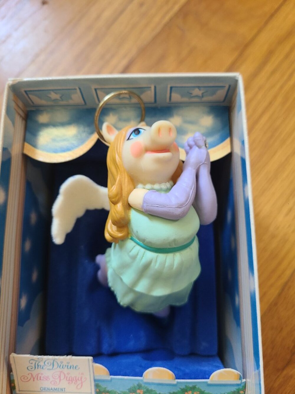 1981 Hallmark The Divine Miss Piggy Angel Christmas Ornament in original box
